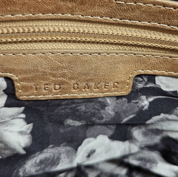 Ted Baker leather twist closer - Picture 6 of 10